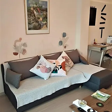 G & G Ii Apartment