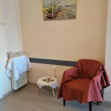 G & G Ii Apartment